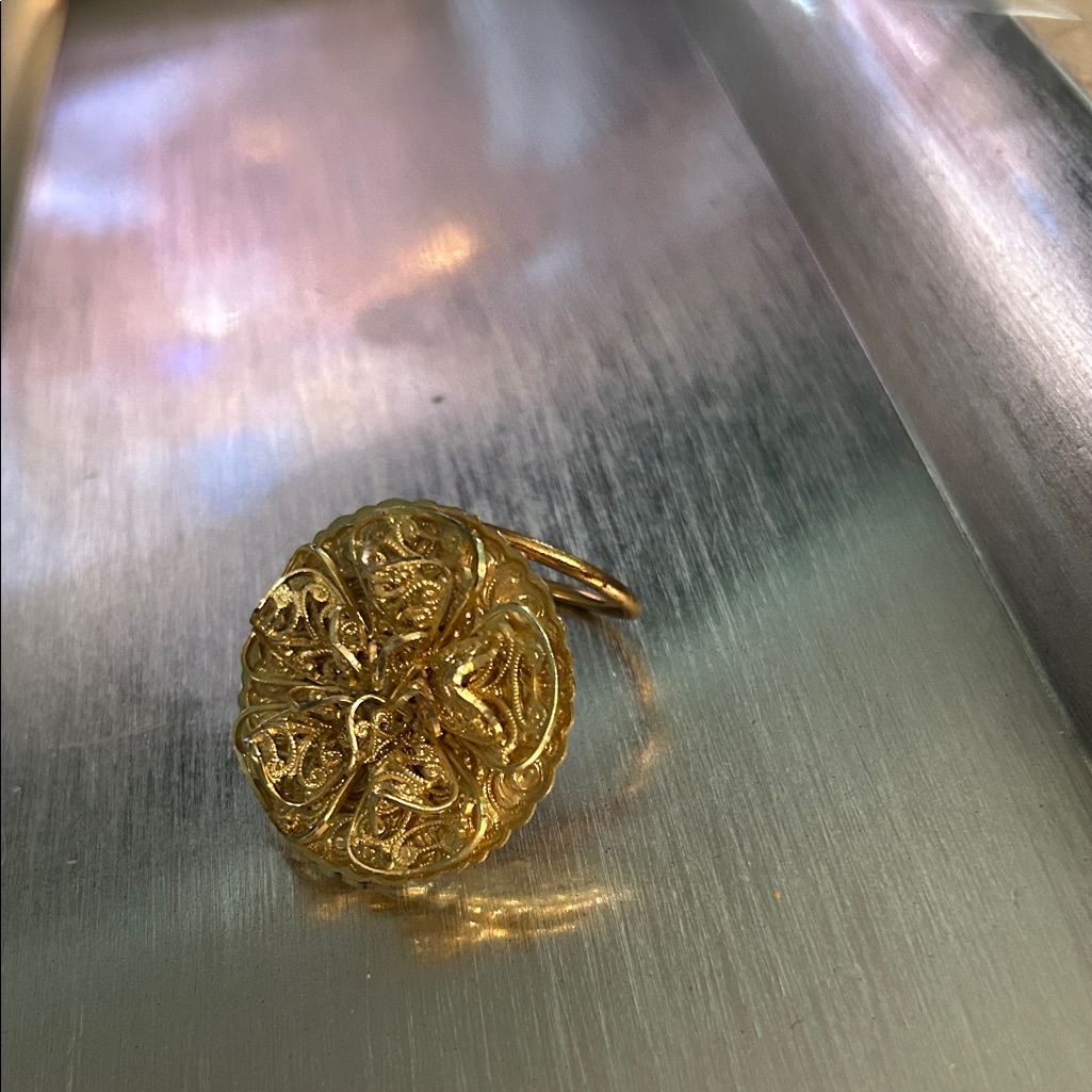 Elegant Gold Filigree Scarf Ring 20$